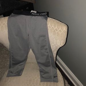Nike pro cropped leggings